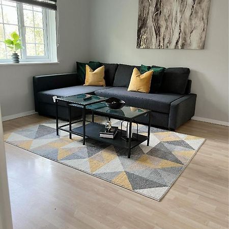 Stunning Apartment In Beckton With Private Entrance Londyn Zewnętrze zdjęcie